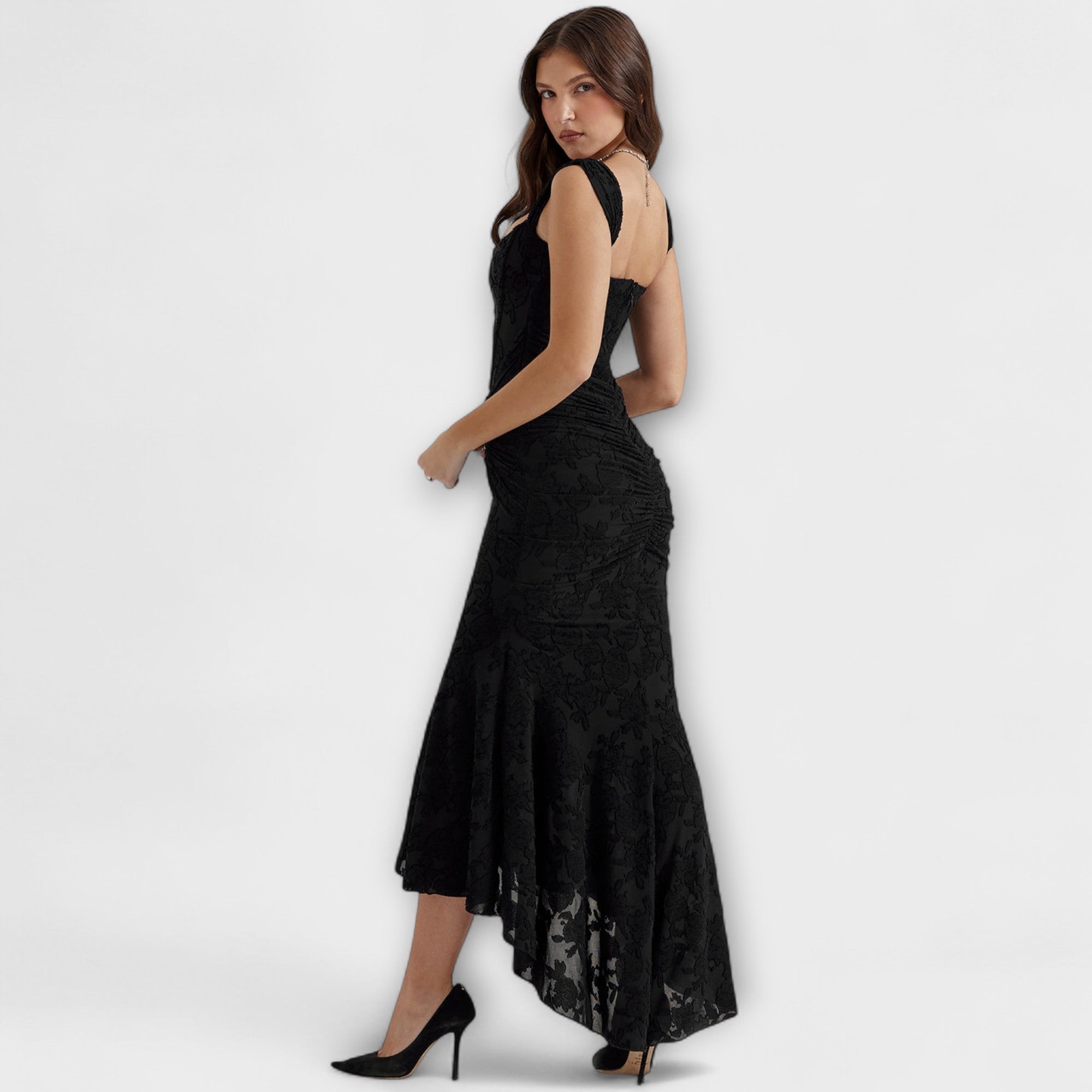 Renske - Long dress with an elegant and sophisticated bodice